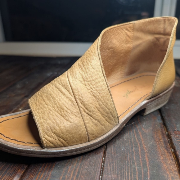 Free People Mont Blanc Asymmetrical Sandal (Women) Size 7 Tan Leather Cutout - Picture 4 of 11